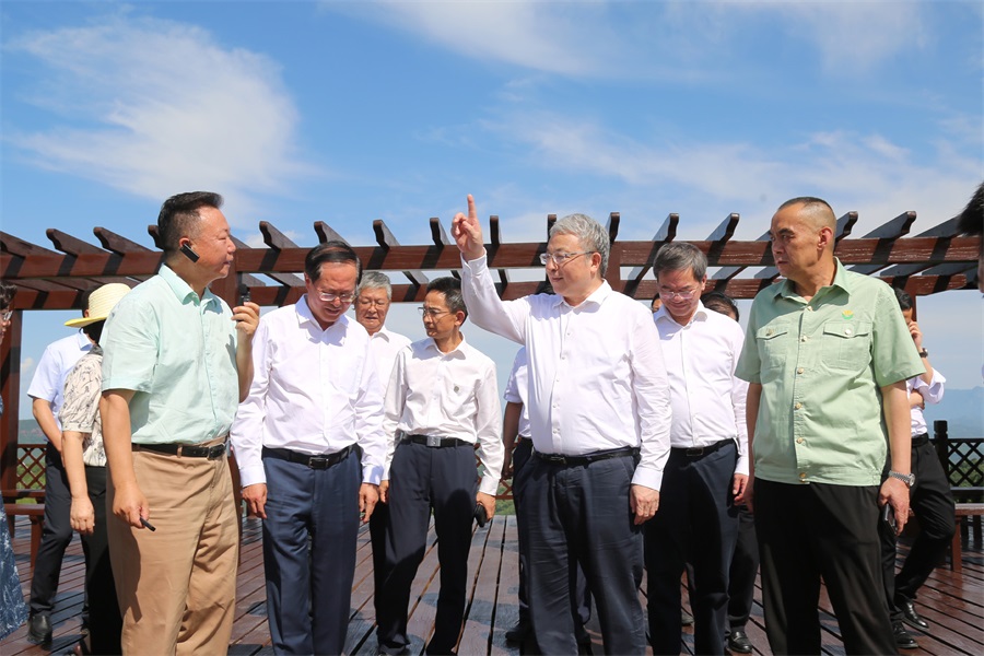 2024.06.23全國(guó)政協(xié)副主席、民盟中央常務(wù)副主席、中國(guó)科學(xué)院院士、清華大學(xué)副校長(zhǎng)王光謙蒞臨金徽股份視察.jpg