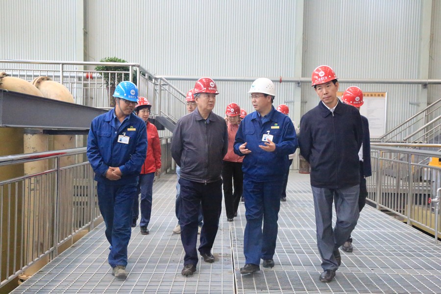 20-2016年5月，國(guó)家水利部原副部長(zhǎng)朱登銓一行蒞臨金徽股份調(diào)研項(xiàng)目建設(shè)工作。.jpg