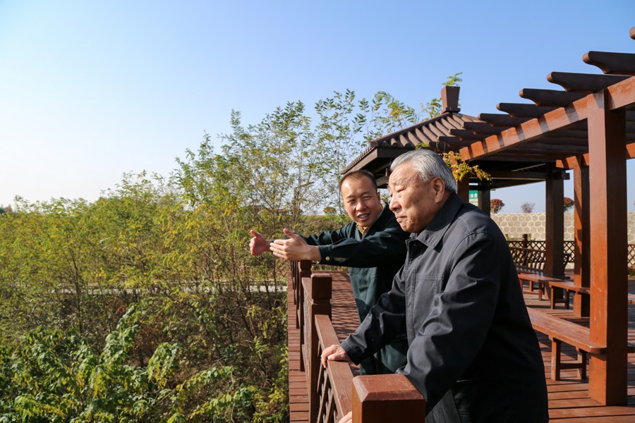 21-2019年10月，國(guó)家水利部原副部長(zhǎng)王守強(qiáng)參觀金徽股份時(shí)盛贊：金徽股份是綠色礦山、文明礦山、美麗礦山。.jpg