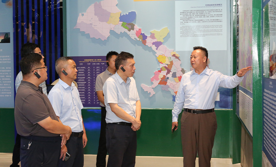 10.3-2022年08月，省科技廳副廳長(zhǎng)牛振明蒞臨金徽股份指導(dǎo)工作。.jpg
