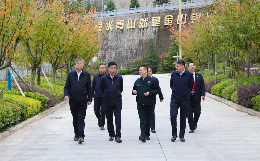 29-2021年10月，甘肅省高級(jí)人民法院院長(zhǎng)張海波蒞臨公司調(diào)研。.jpg
